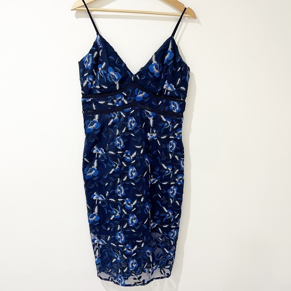 Revolve X Bardot Sapphire Lace Midi floral dress Sz L NWT - Picture 2 of 15